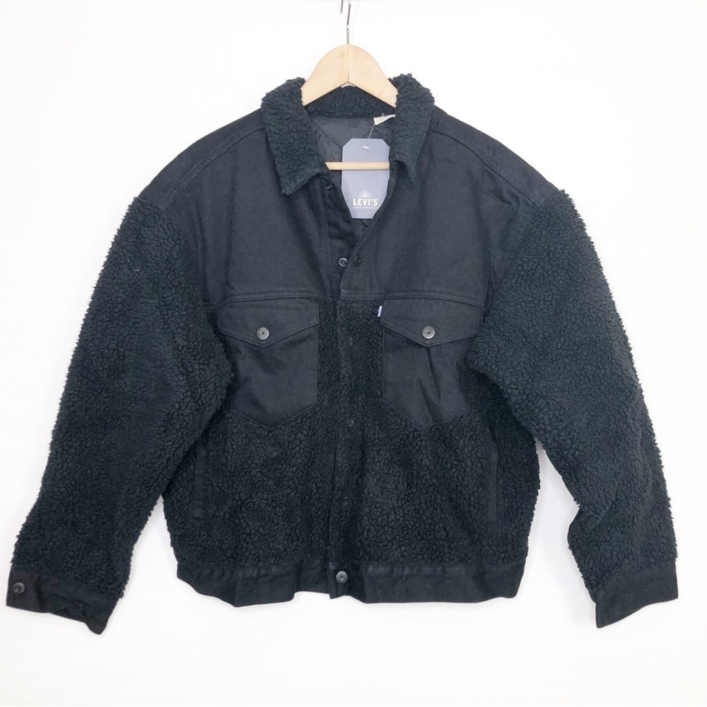 LEVI’S black denim Sherpa trucker jacket